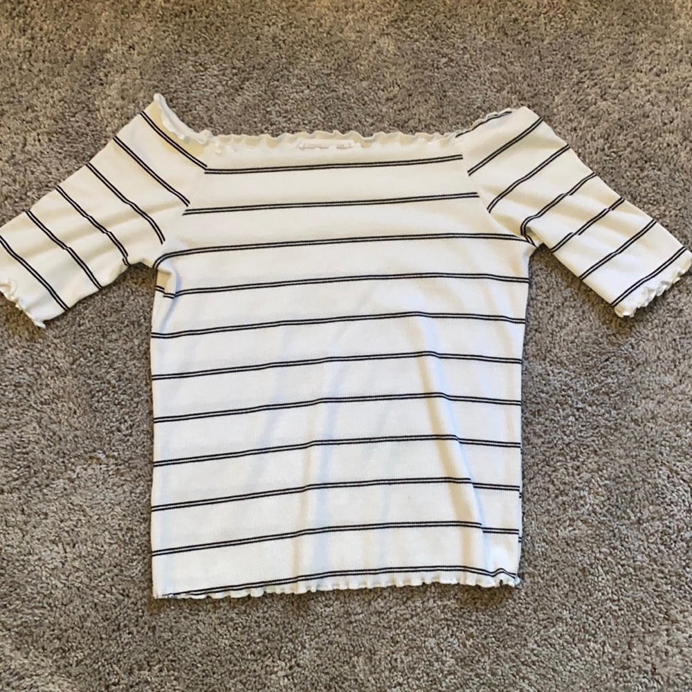 Cute stripped off the shoulder shirt